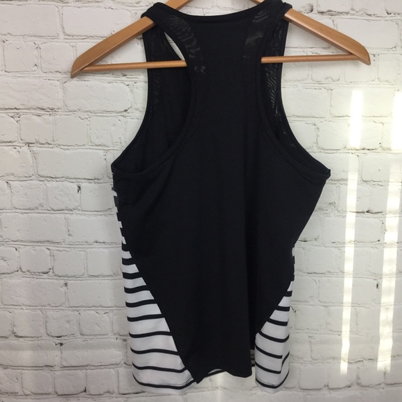 Gap Fit / High neck stripe Shelf Tank top - Picture 8 of 9